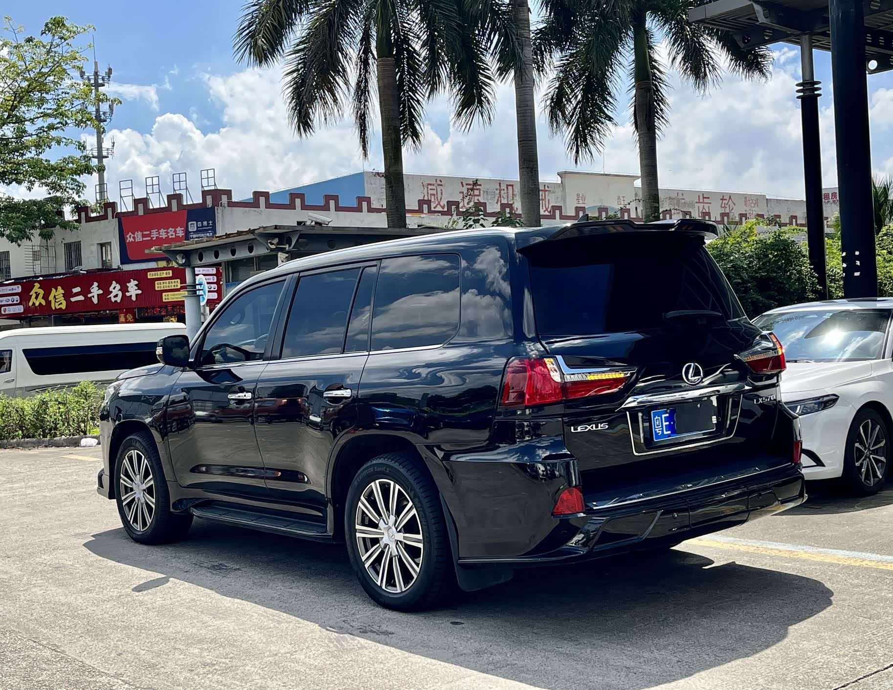 Lexus LX, 2011 6