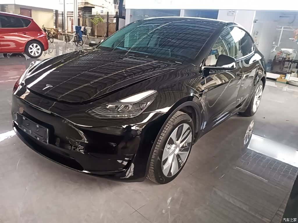 Tesla Model Y, 2023 2