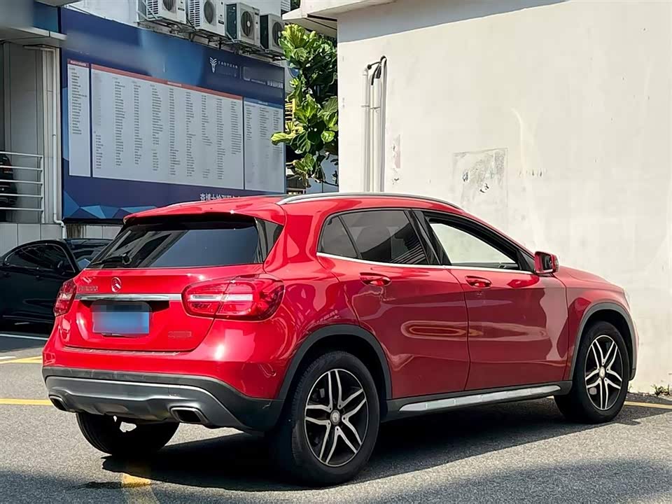 Mercedes-Benz GLA