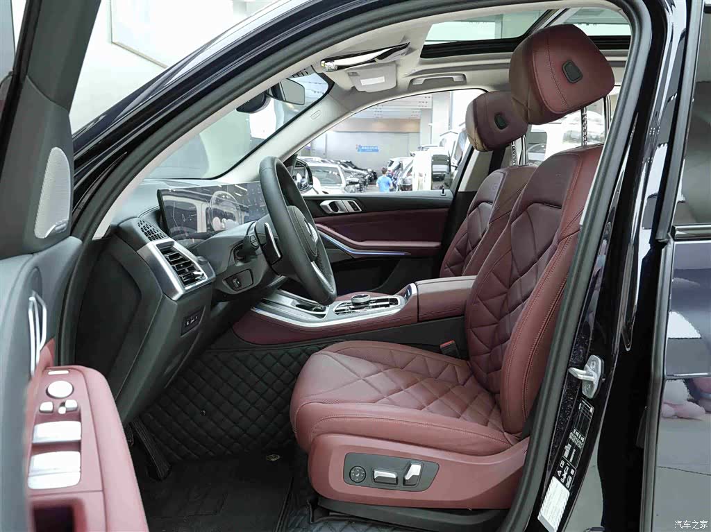 BMW X5, 2025 11