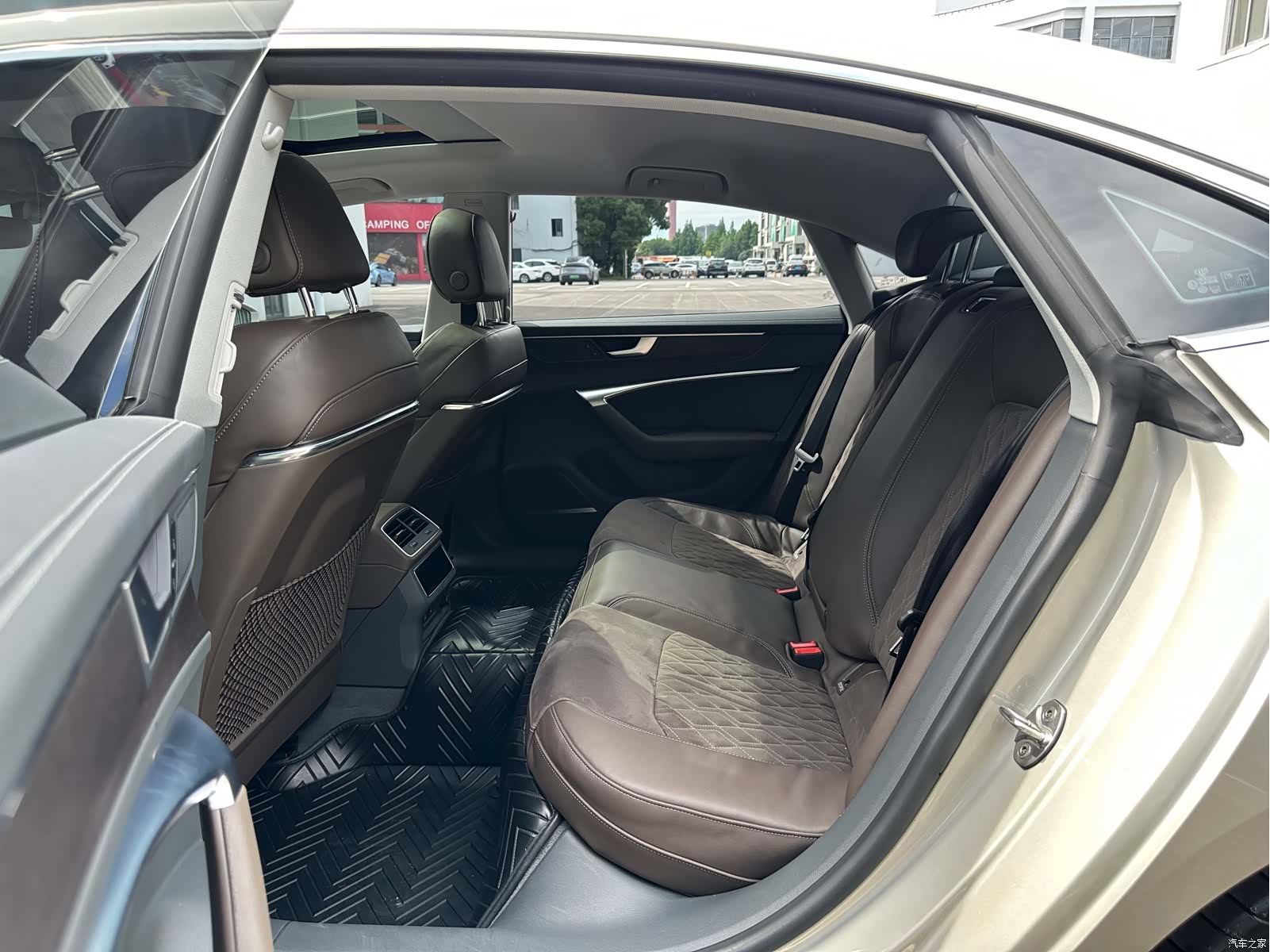 Audi A7L, 2023 4