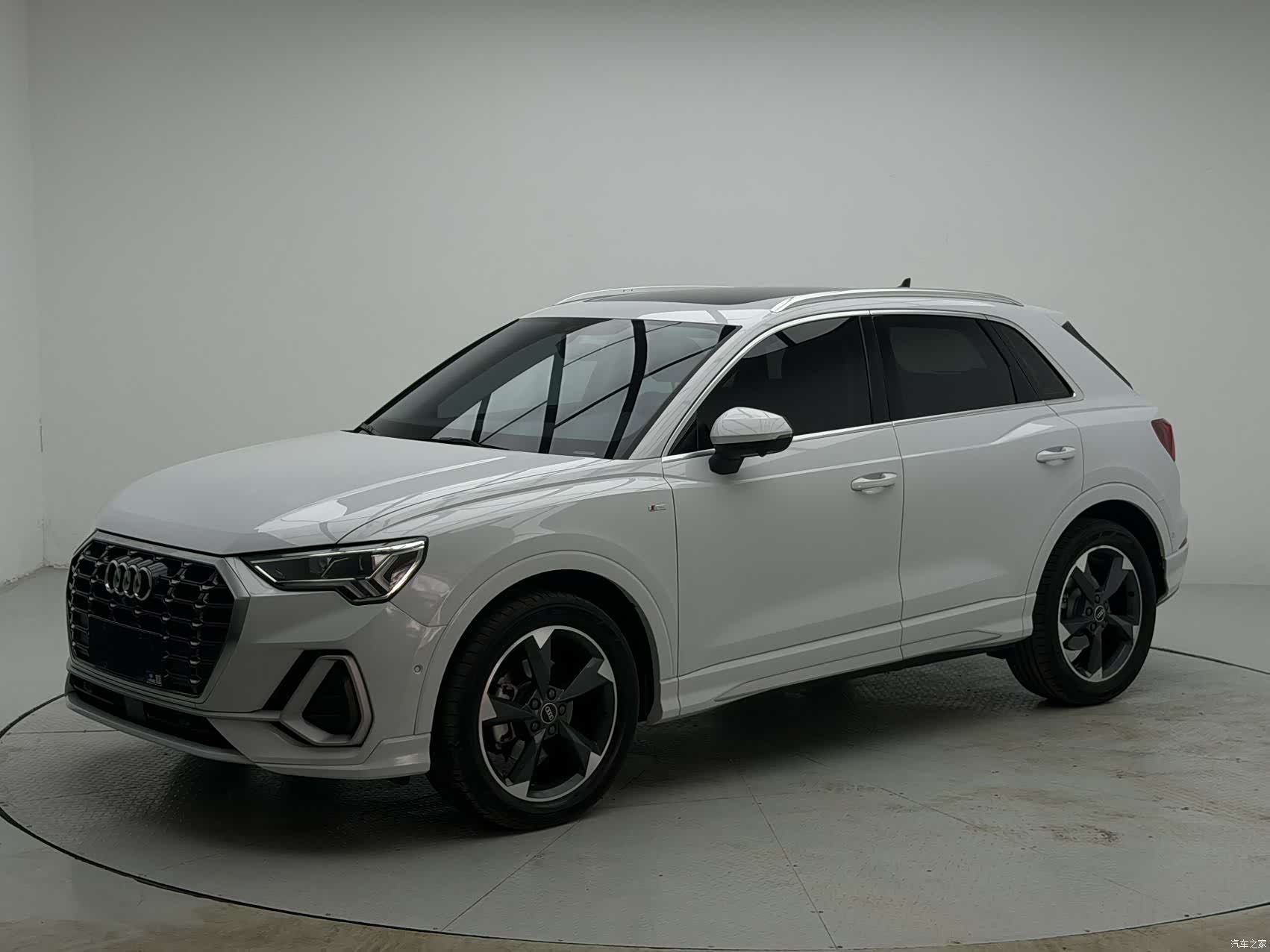 Audi Q3, 2022 1