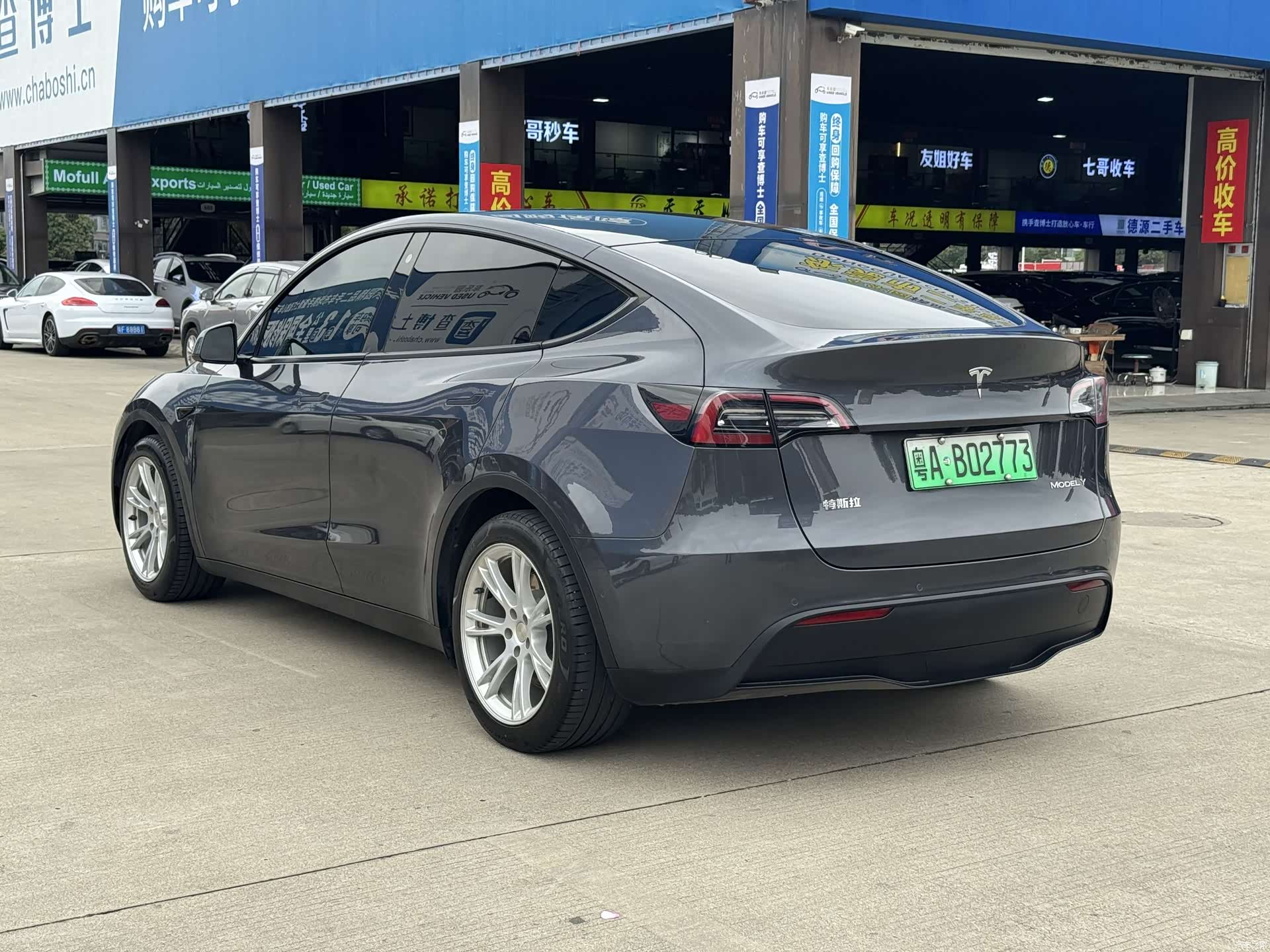 Tesla Model Y, 2022 3