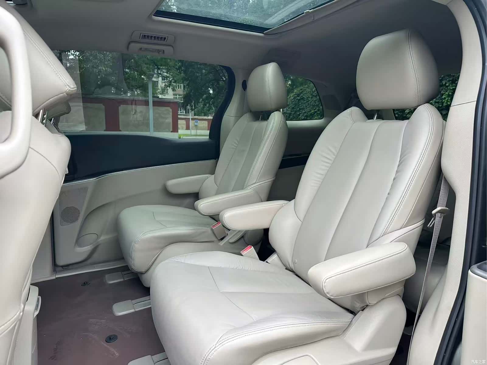 Buick GL8, 2015 13