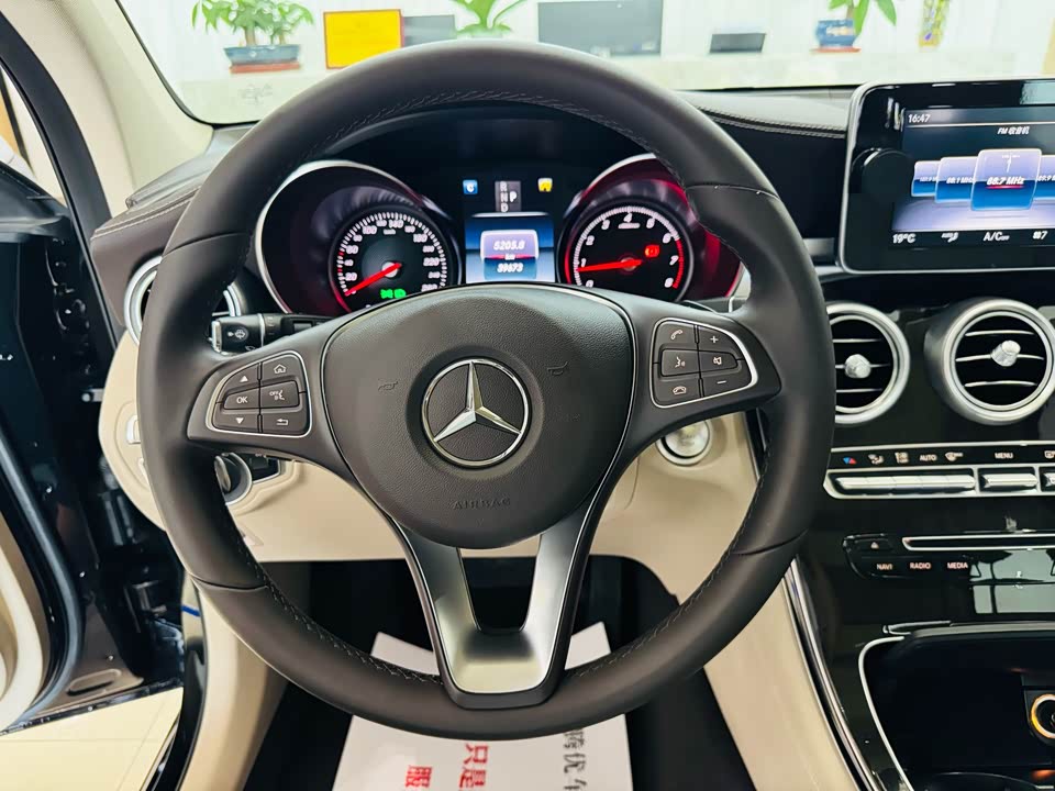 Mercedes-Benz GLC Mercedes-Benz GLC