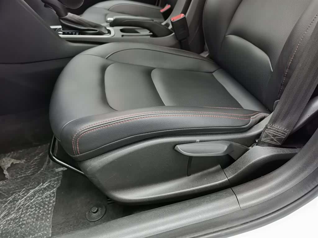 Chevrolet RS, 2021 20