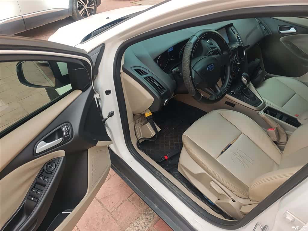 Ford Focus, 2016 12