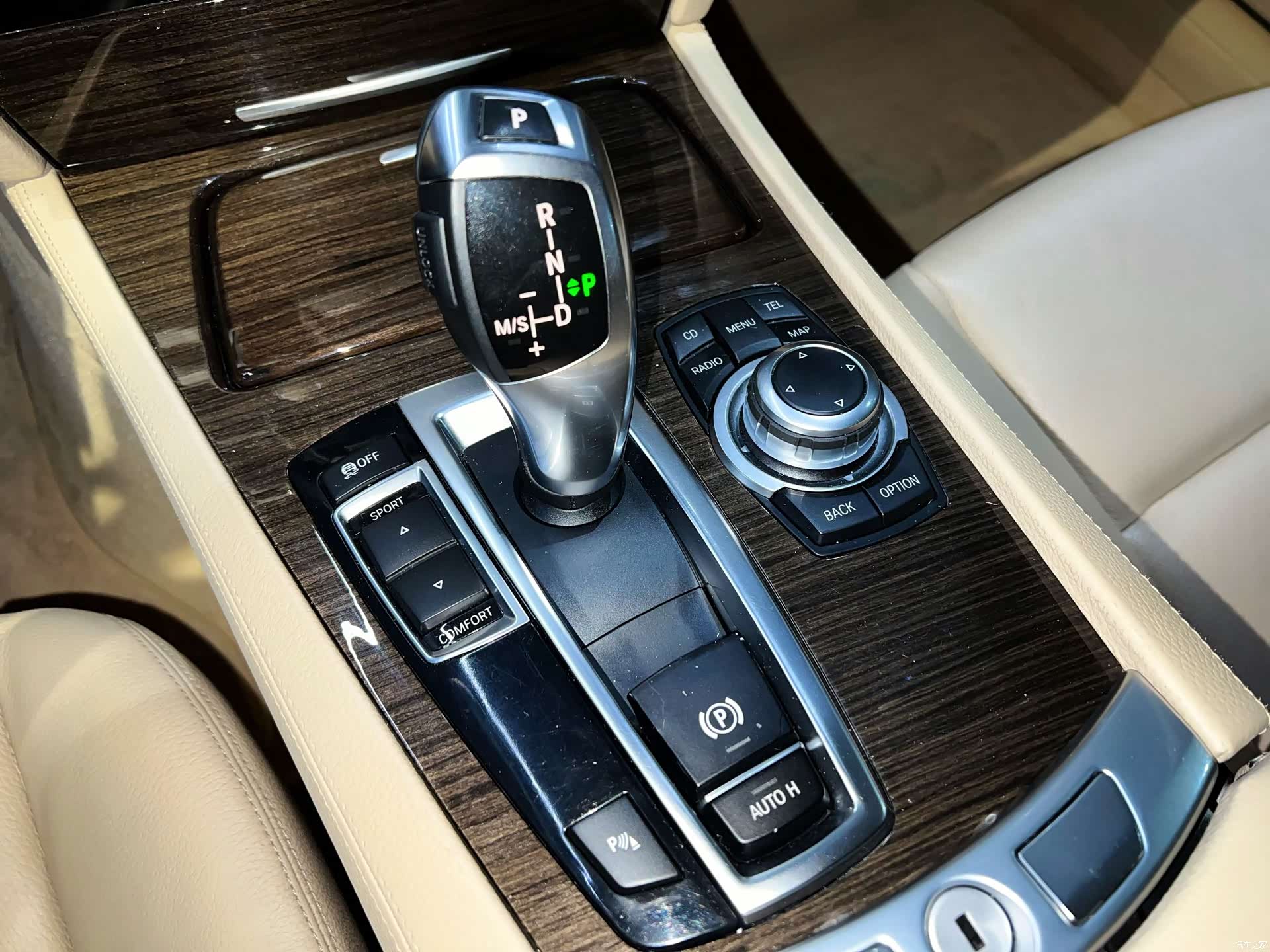 BMW 7 Series, 2011 18