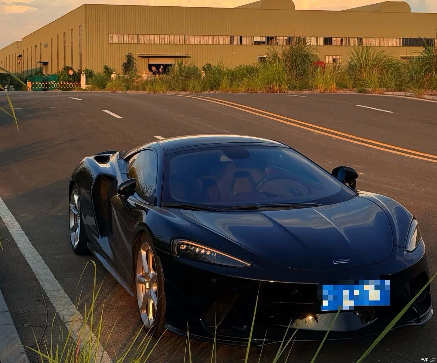 McLaren GT