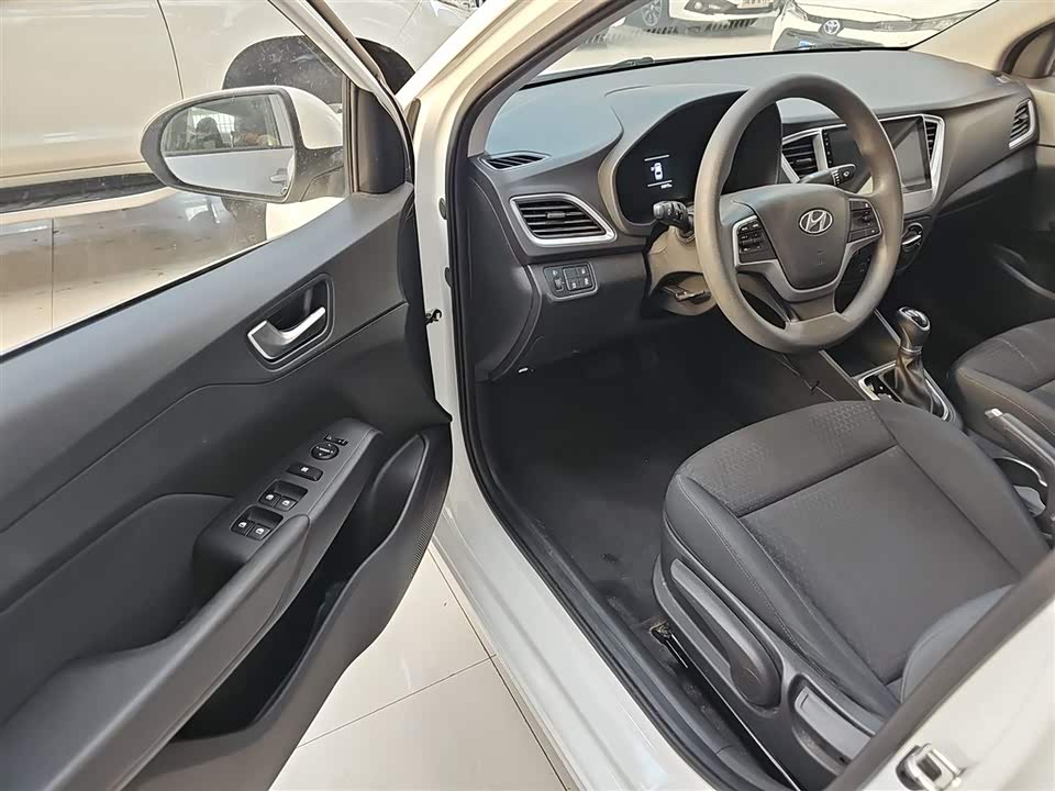 Hyundai Accept