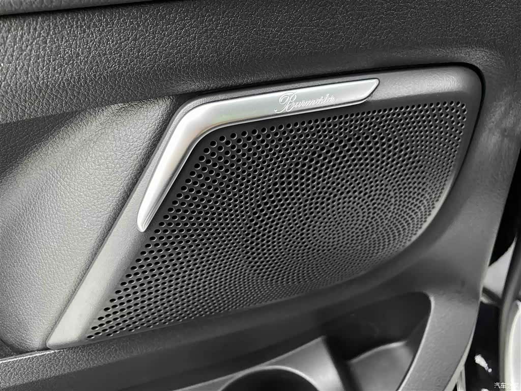 Mercedes-Benz V-Class, 2024 21