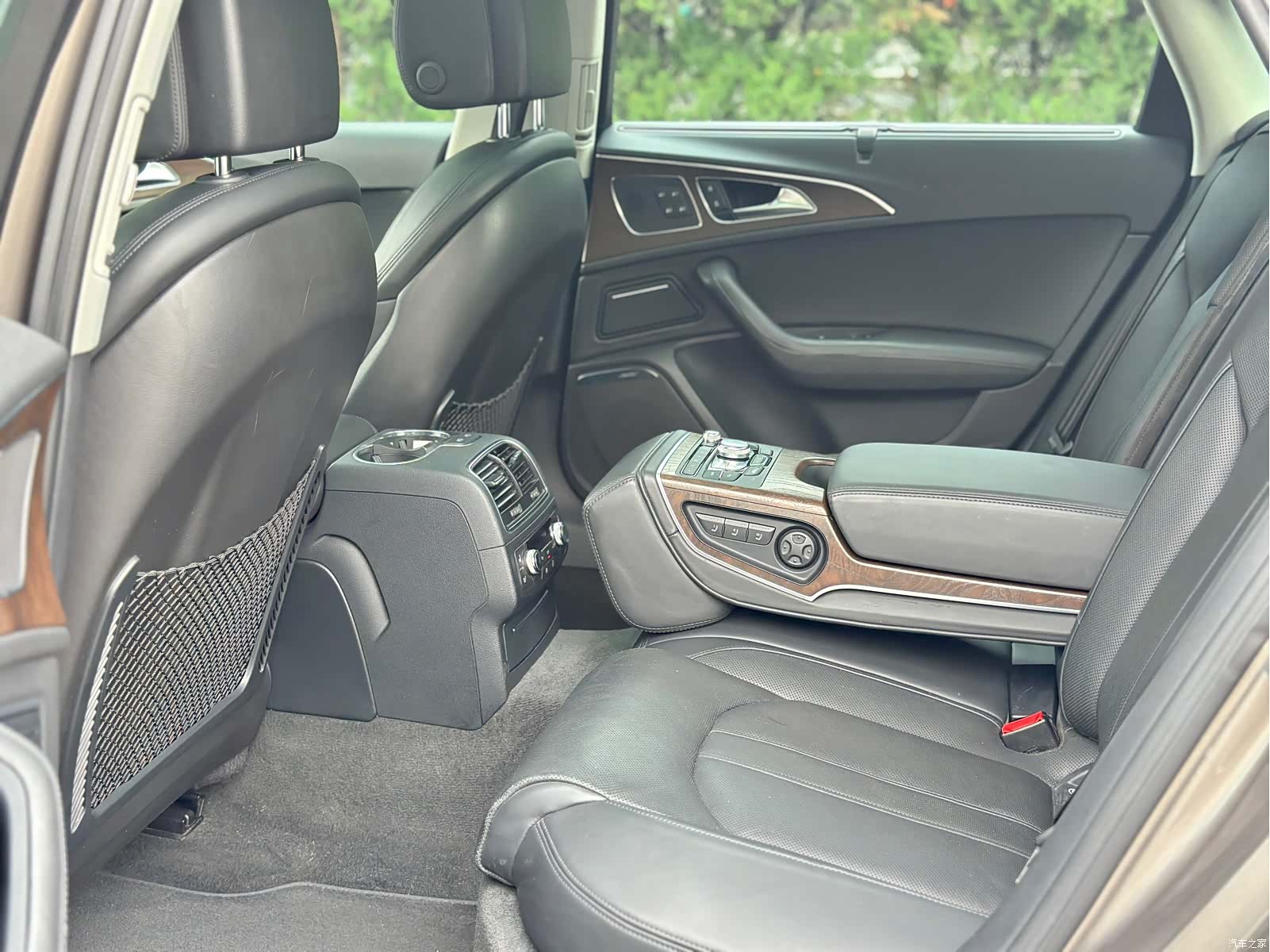 Audi A6L, 2012 33