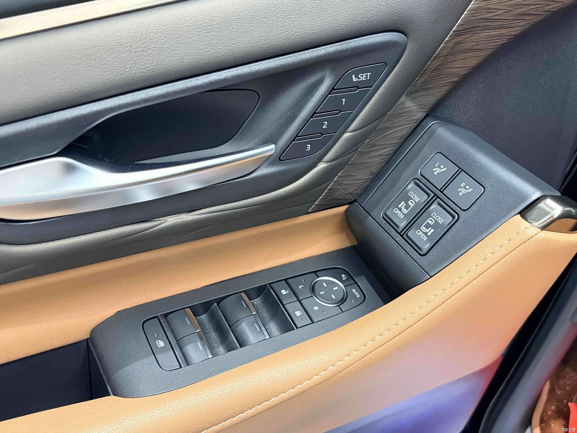Toyota Vellfire, 2025 все фото