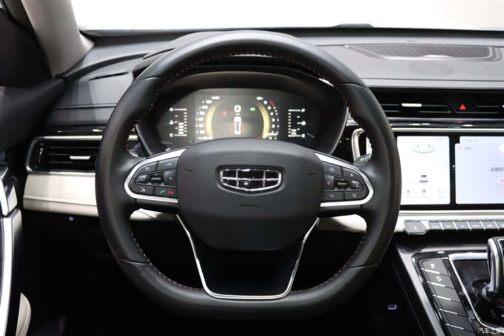 Geely Boyue, 2022 13