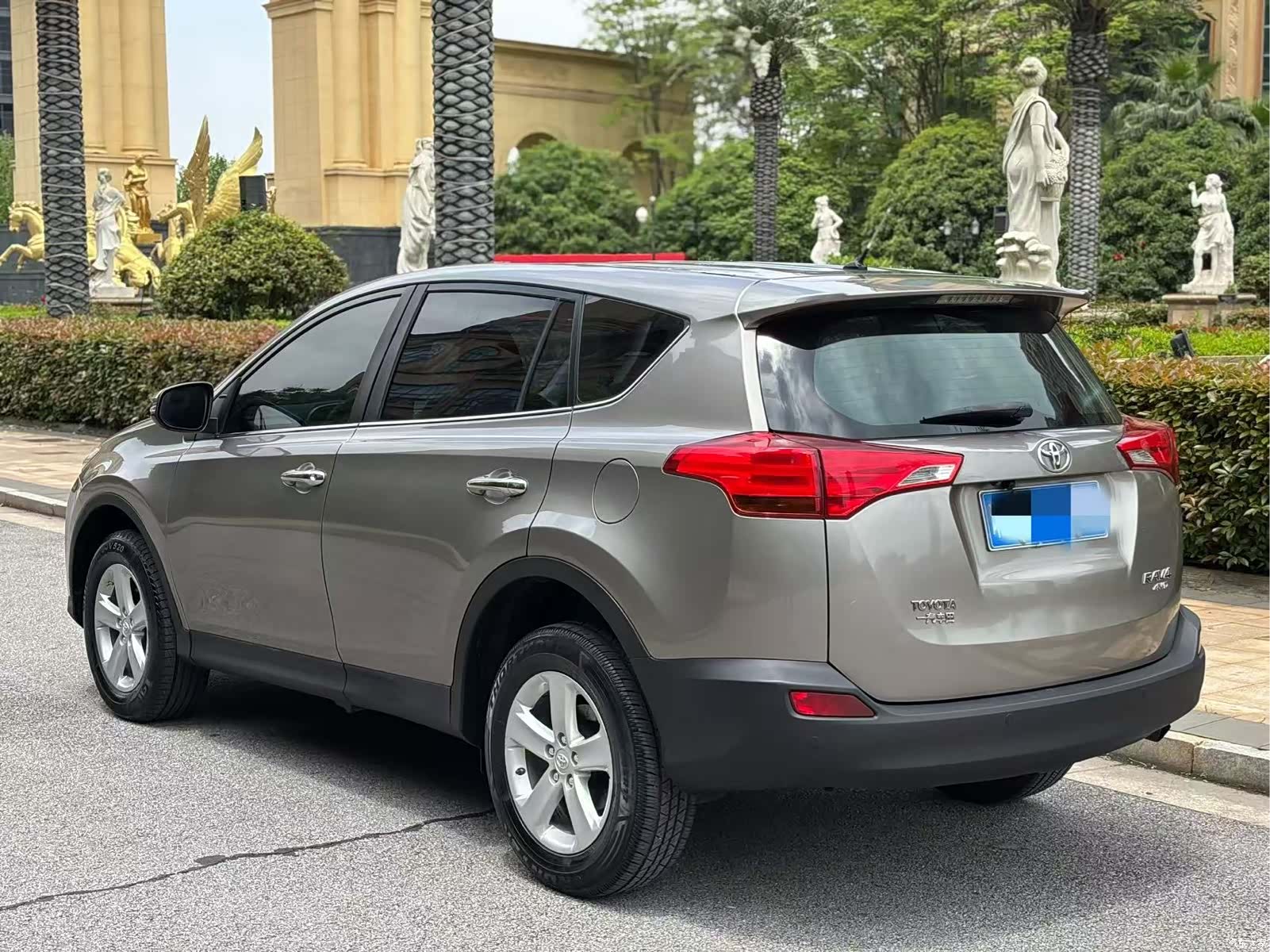 Toyota RAV4, 2014 3