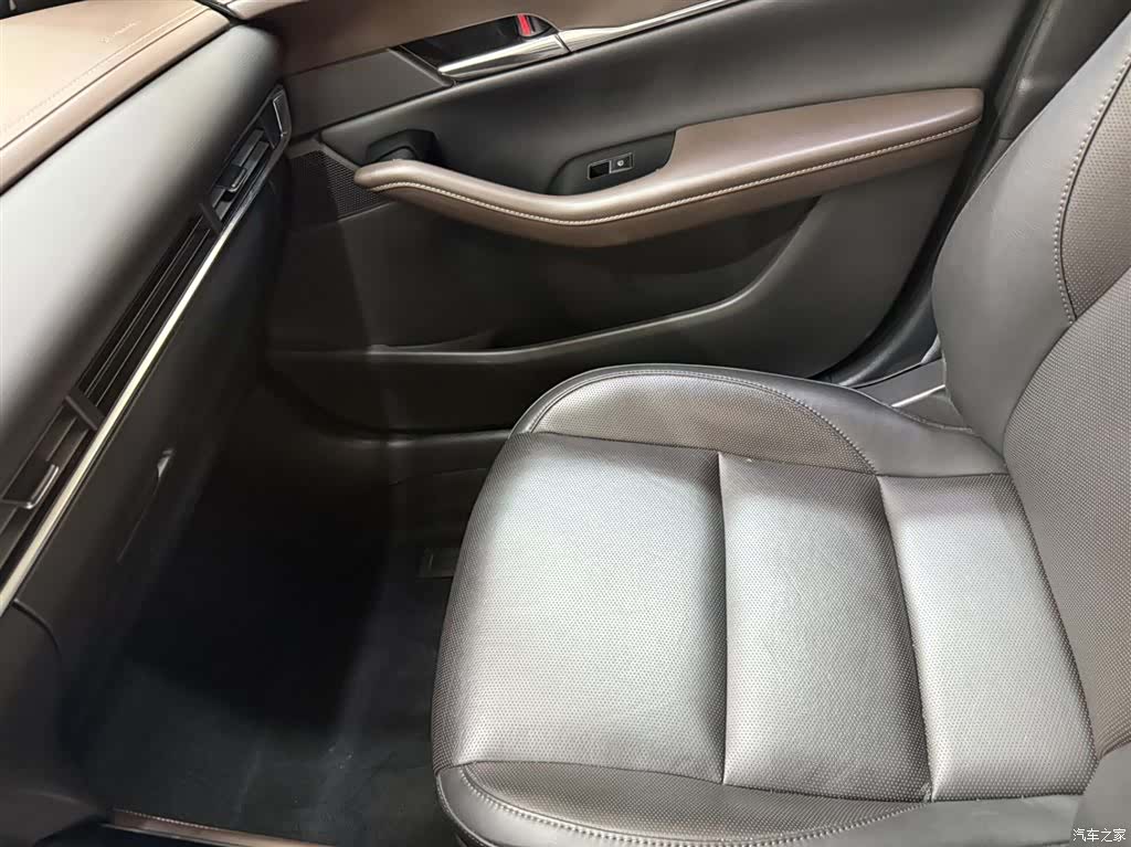 Mazda CX-30, 2022 13