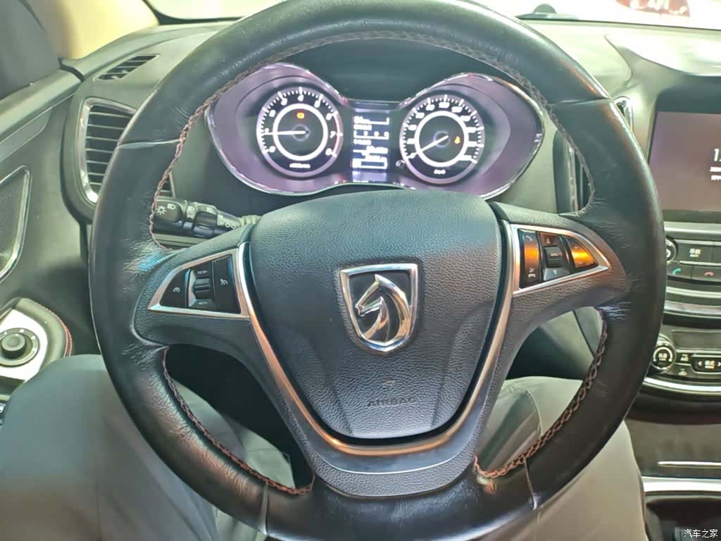 Wuling 560, 2017 11