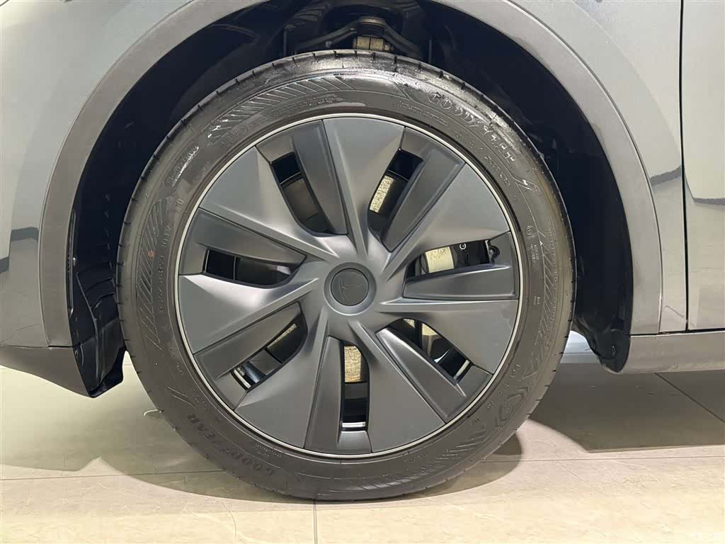 Tesla Model Y, 2024 10