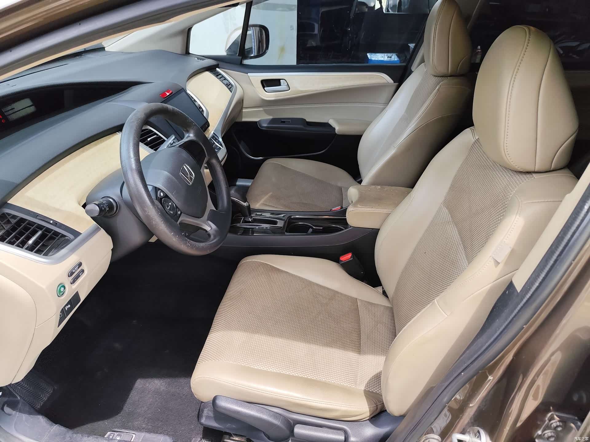 Honda Jade, 2016 все фото