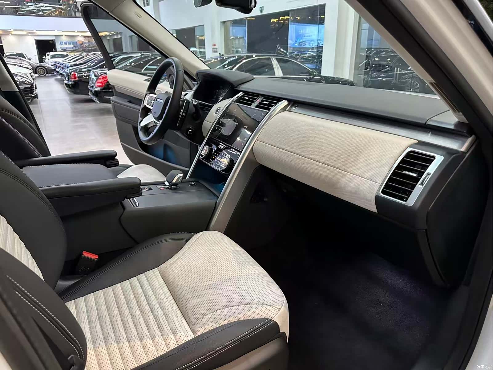 Land Rover Discovery, 2023 9