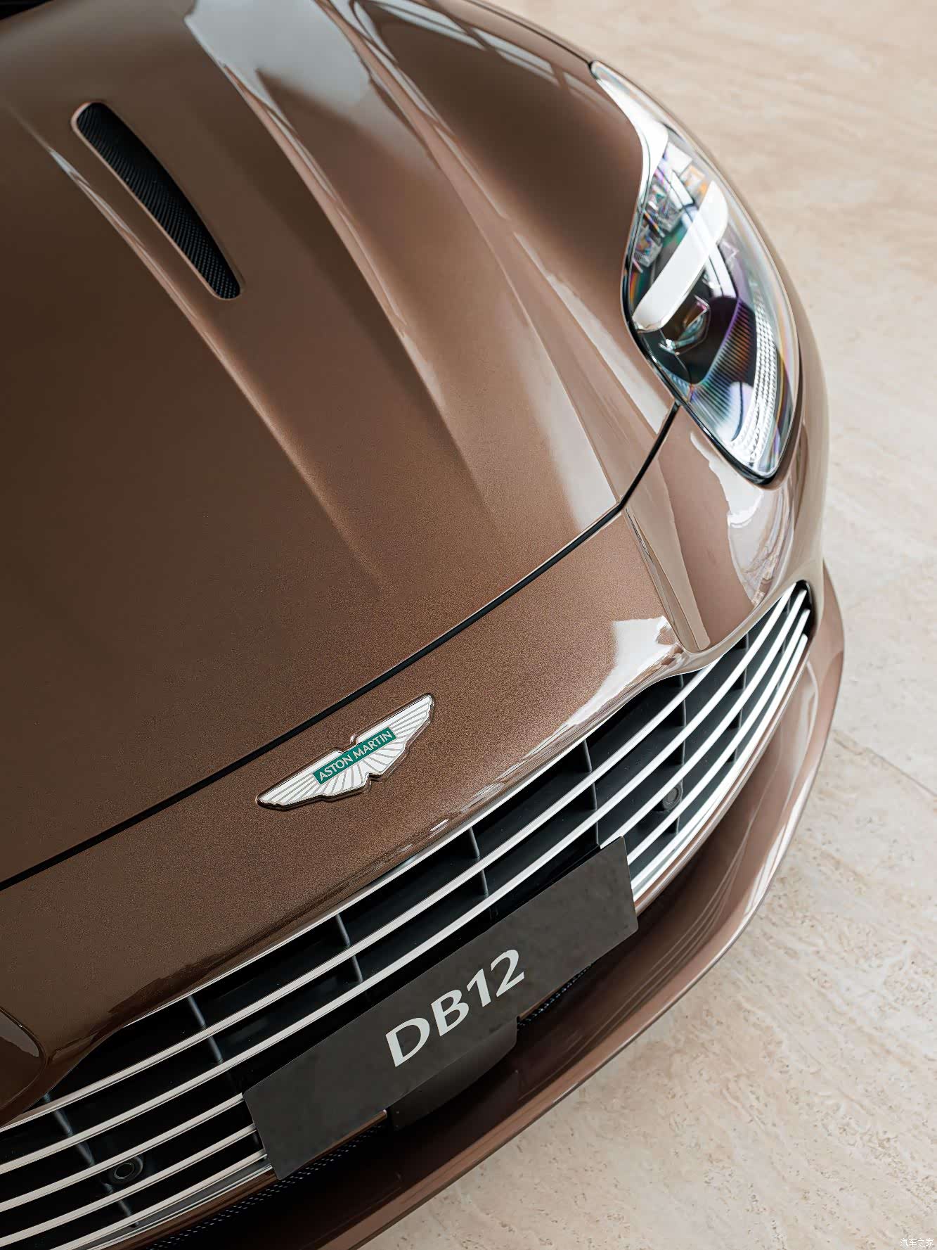Aston Martin DB12, 2025 6