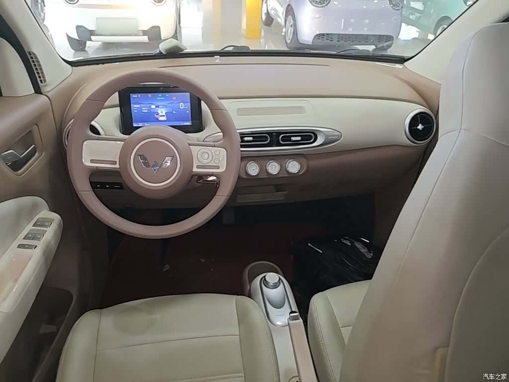 Wuling MINIEV, 2025 10
