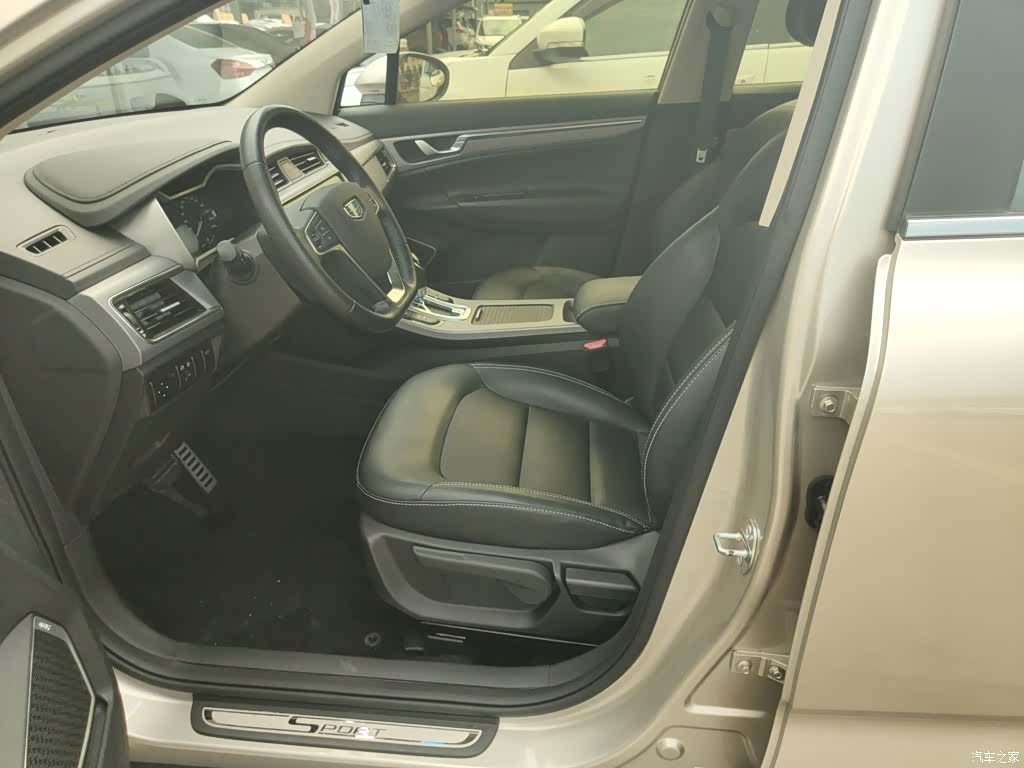 Geely Emgrand, 2018 13