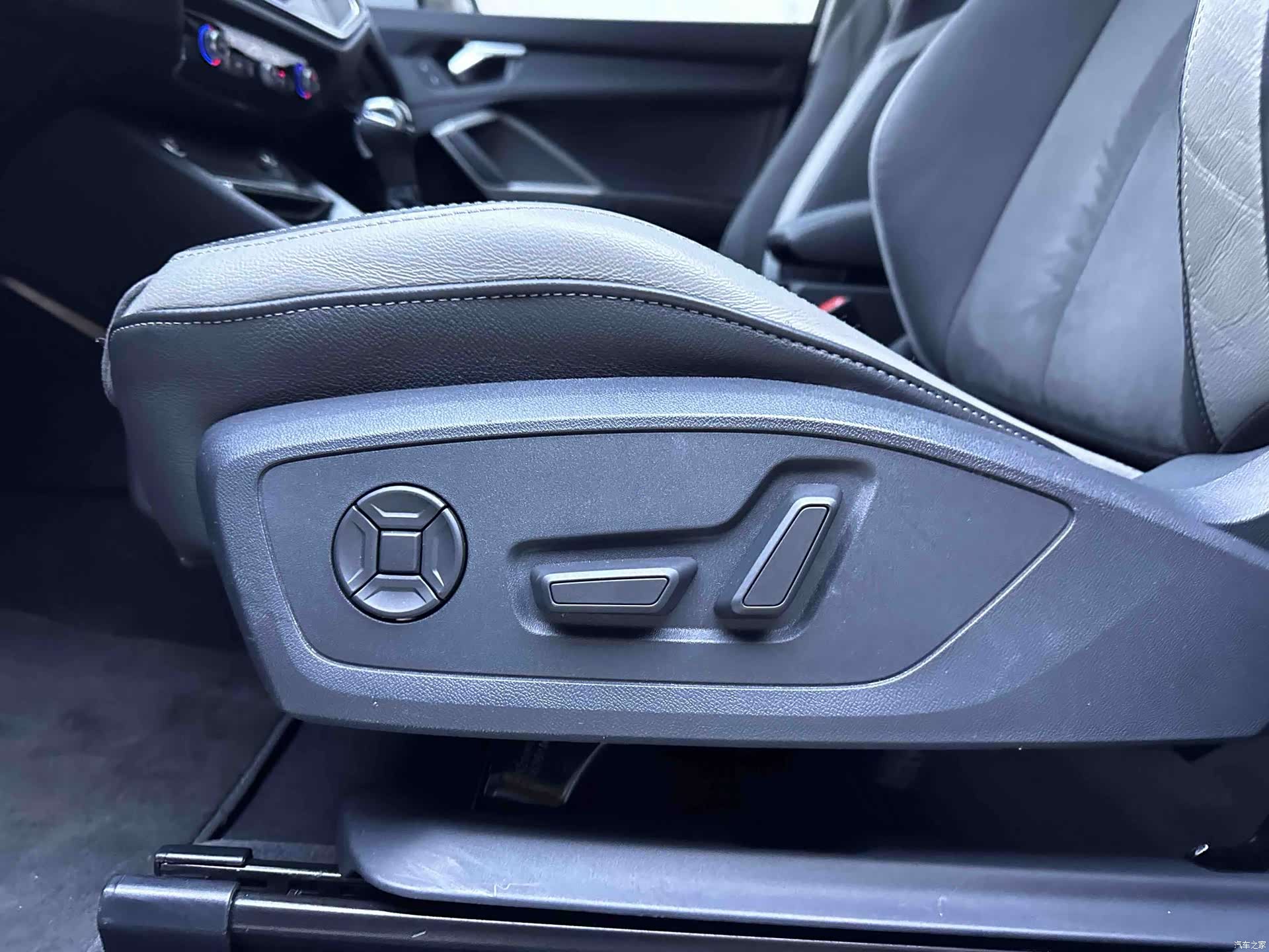 Audi Q3, 2023 15