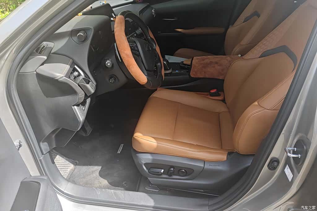 Lexus UX, 2021 9