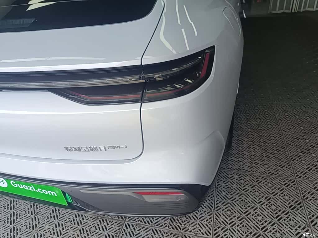 Geely 8, 2025 8