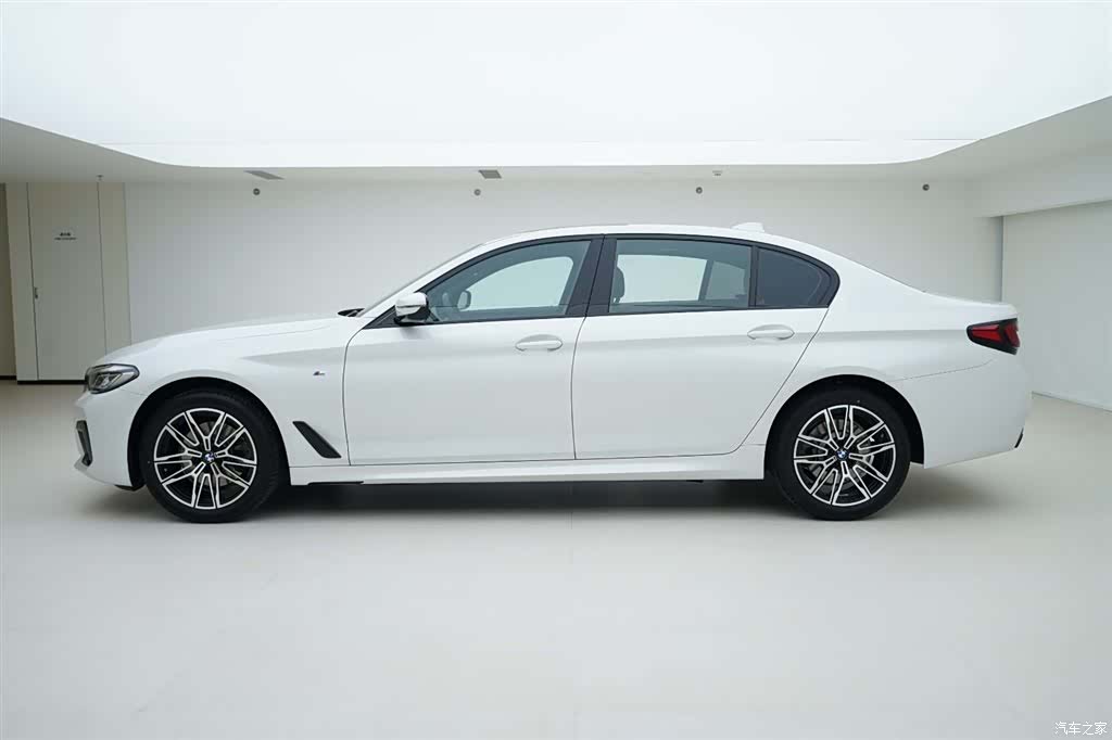 BMW 5 Series, 2023 3
