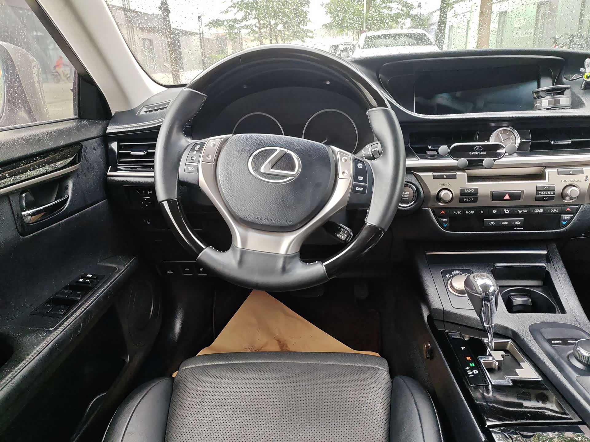 Lexus ES, 2014 9