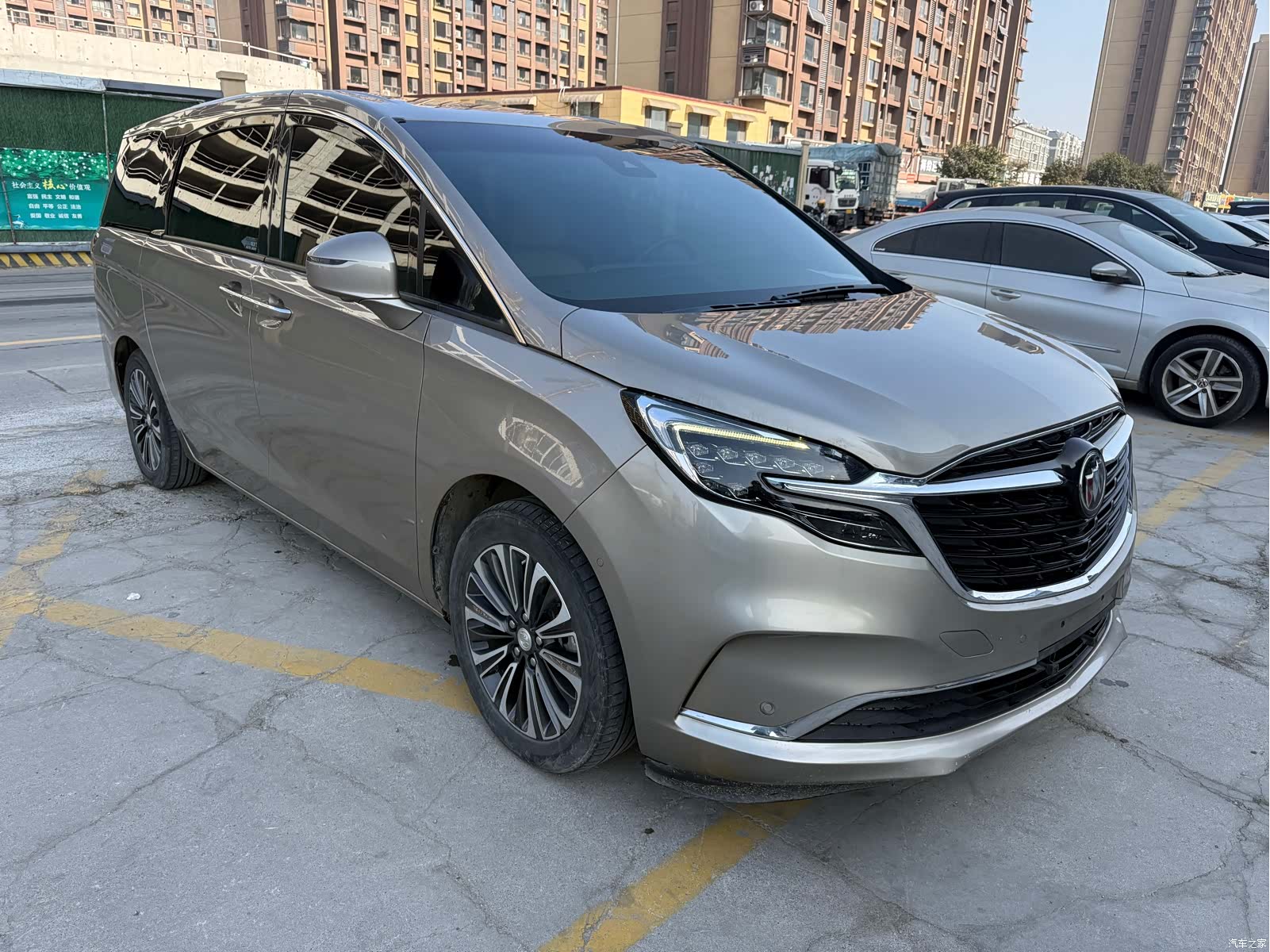 Buick GL8, 2022 3