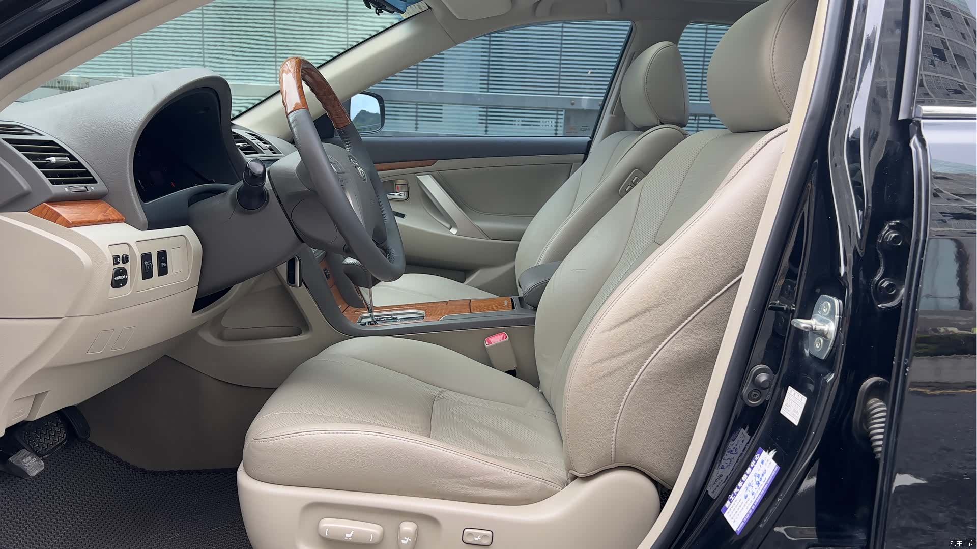 Toyota Camry, 2011 12