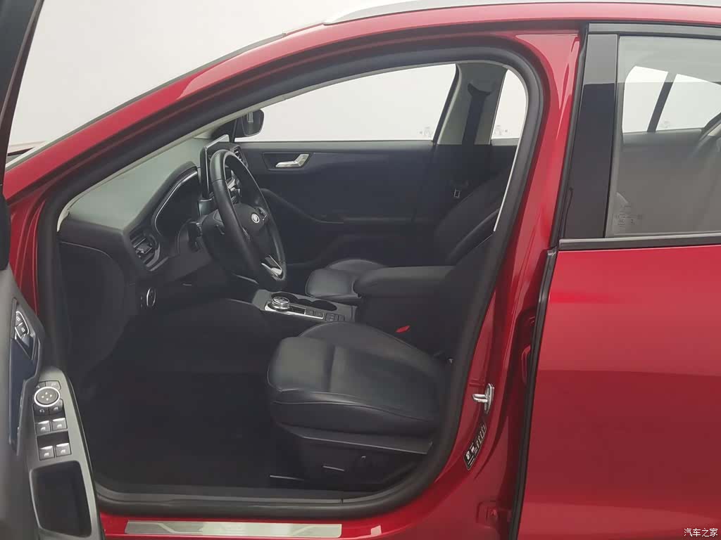 Ford Focus, 2019 10