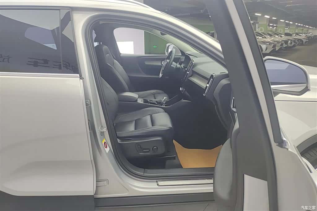 Volvo XC40, 2023 8