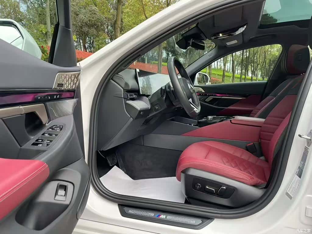 BMW 5 Series, 2025 все фото