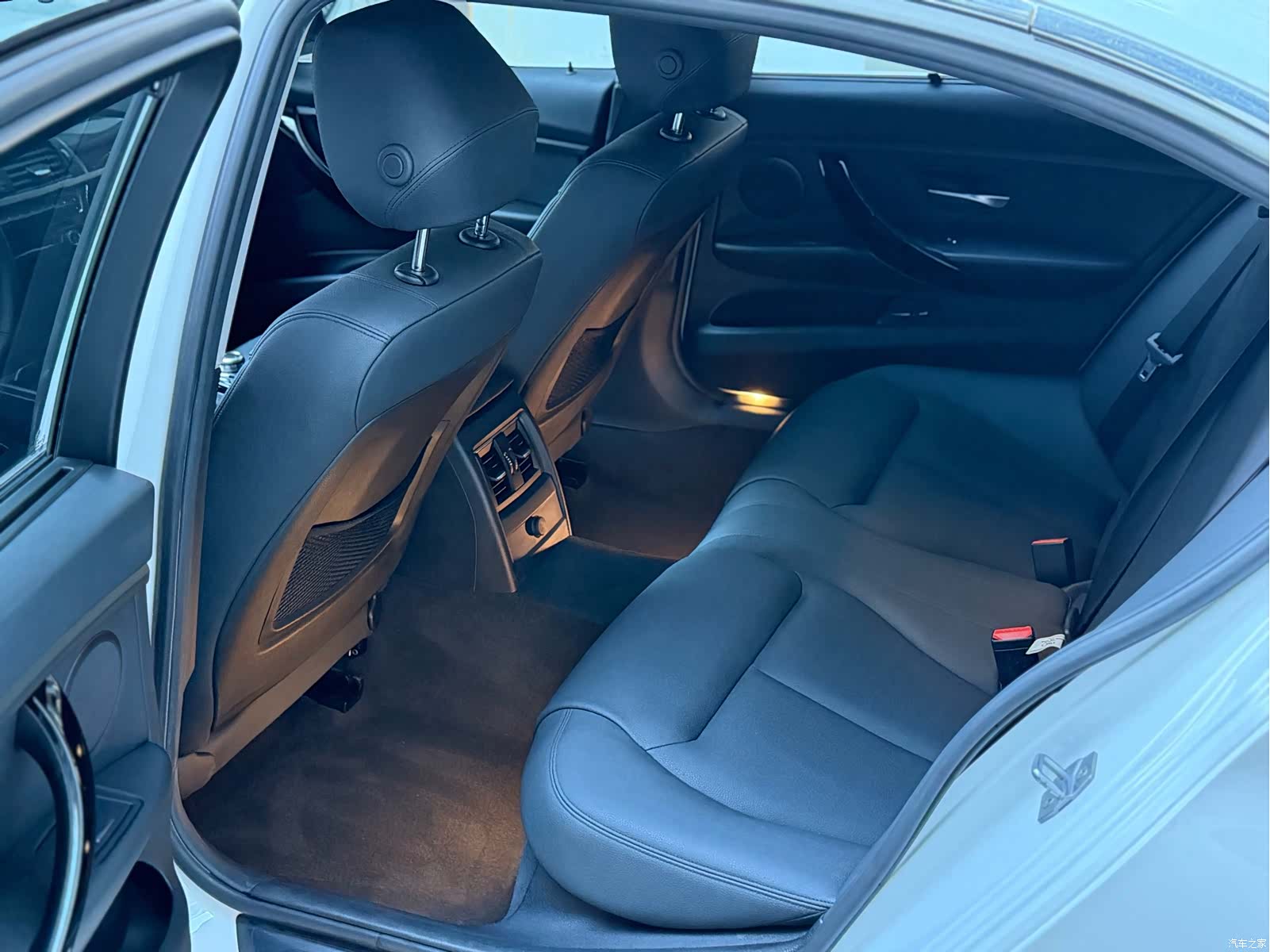BMW 3 Series, 2016 все фото