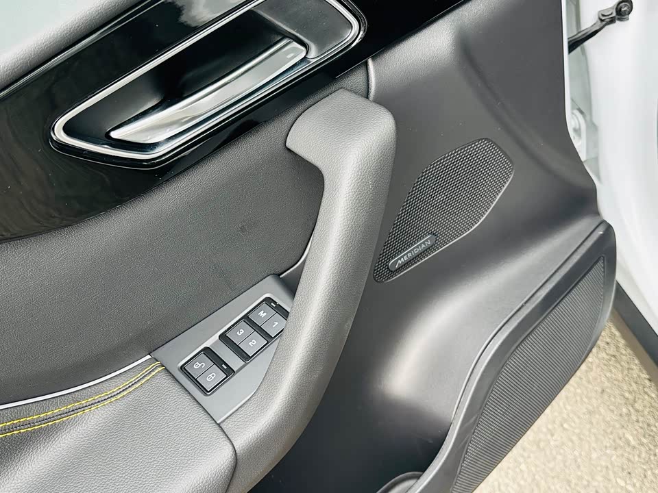 Jaguar F-PACE Jaguar F-PACE