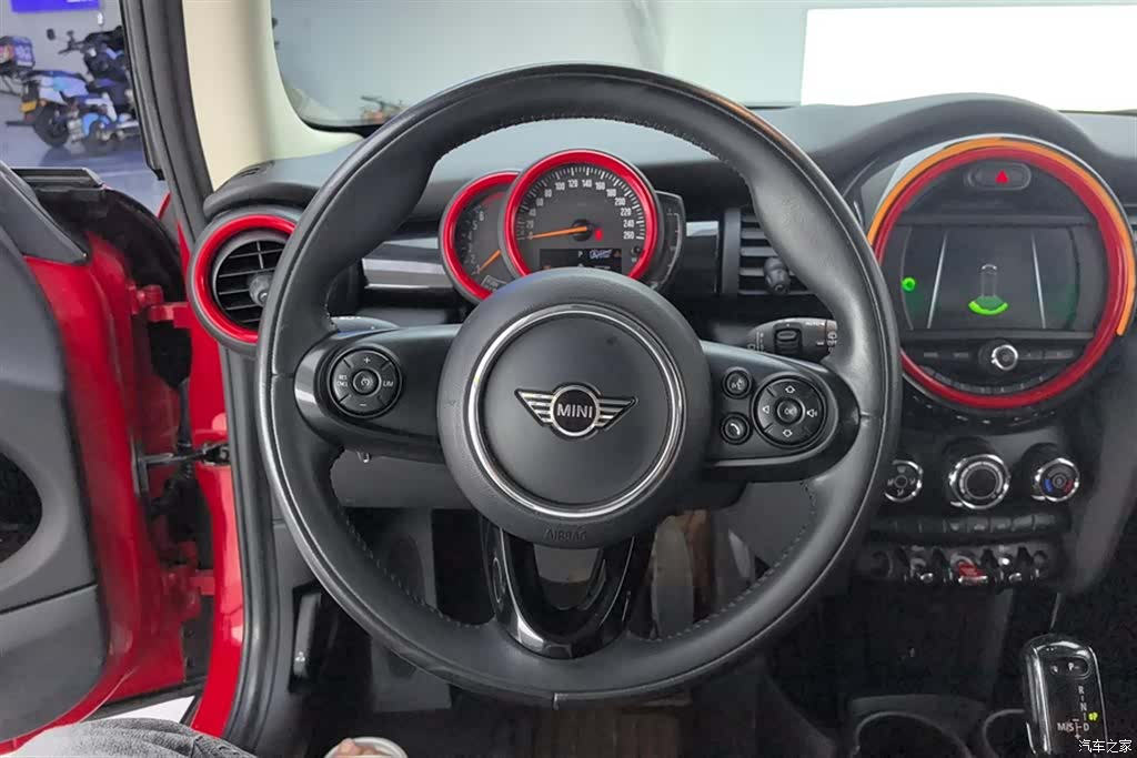 Mini ONE, 2019 15