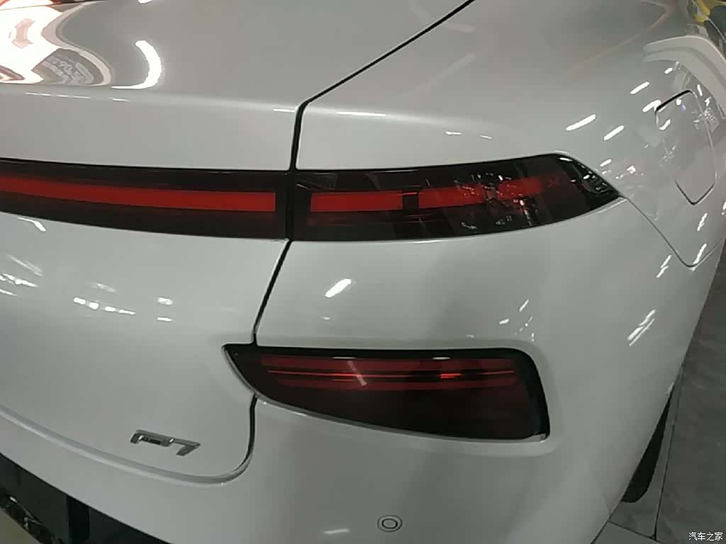 Xpeng P7, 2021 8