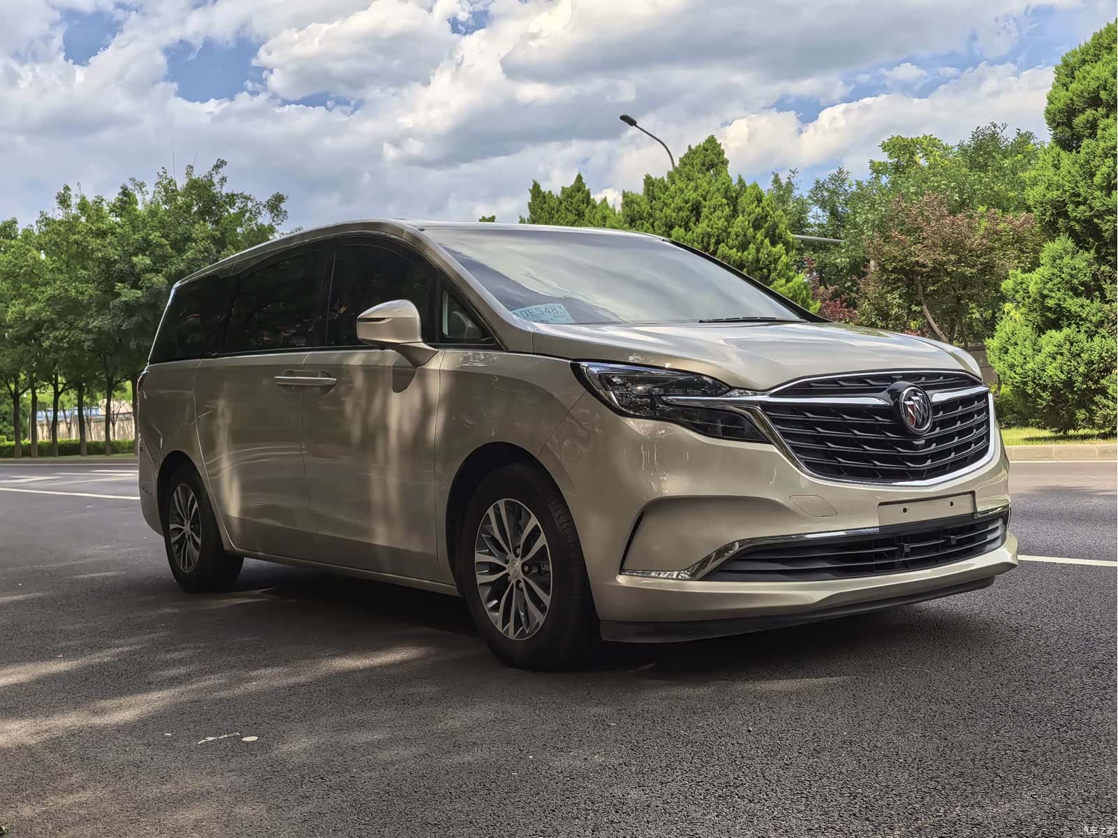 Buick GL8, 2021 3