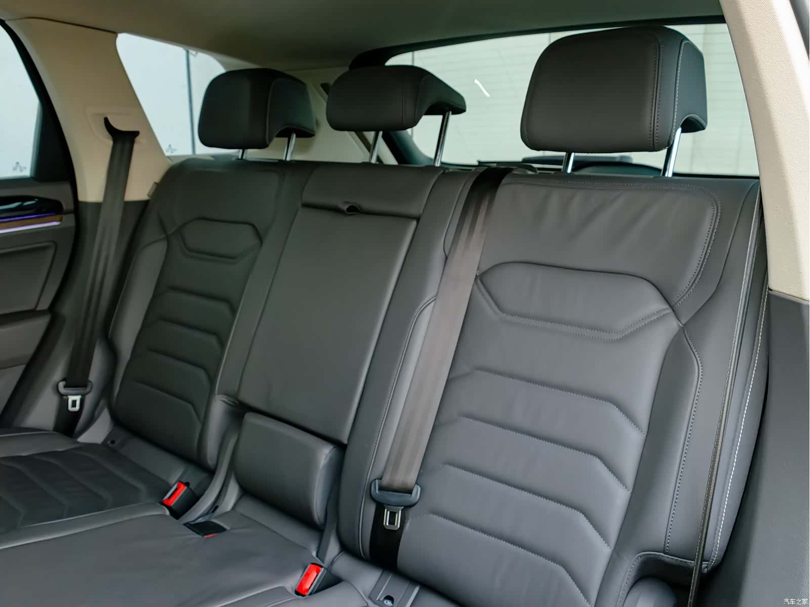 Volkswagen Touareg, 2020 14