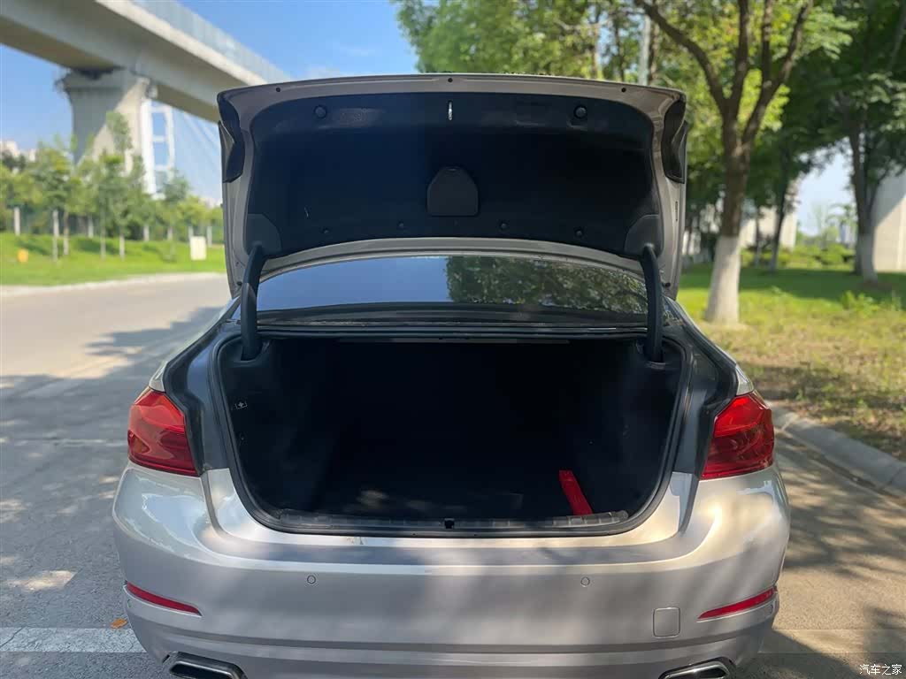 BMW 5 Series, 2018 11