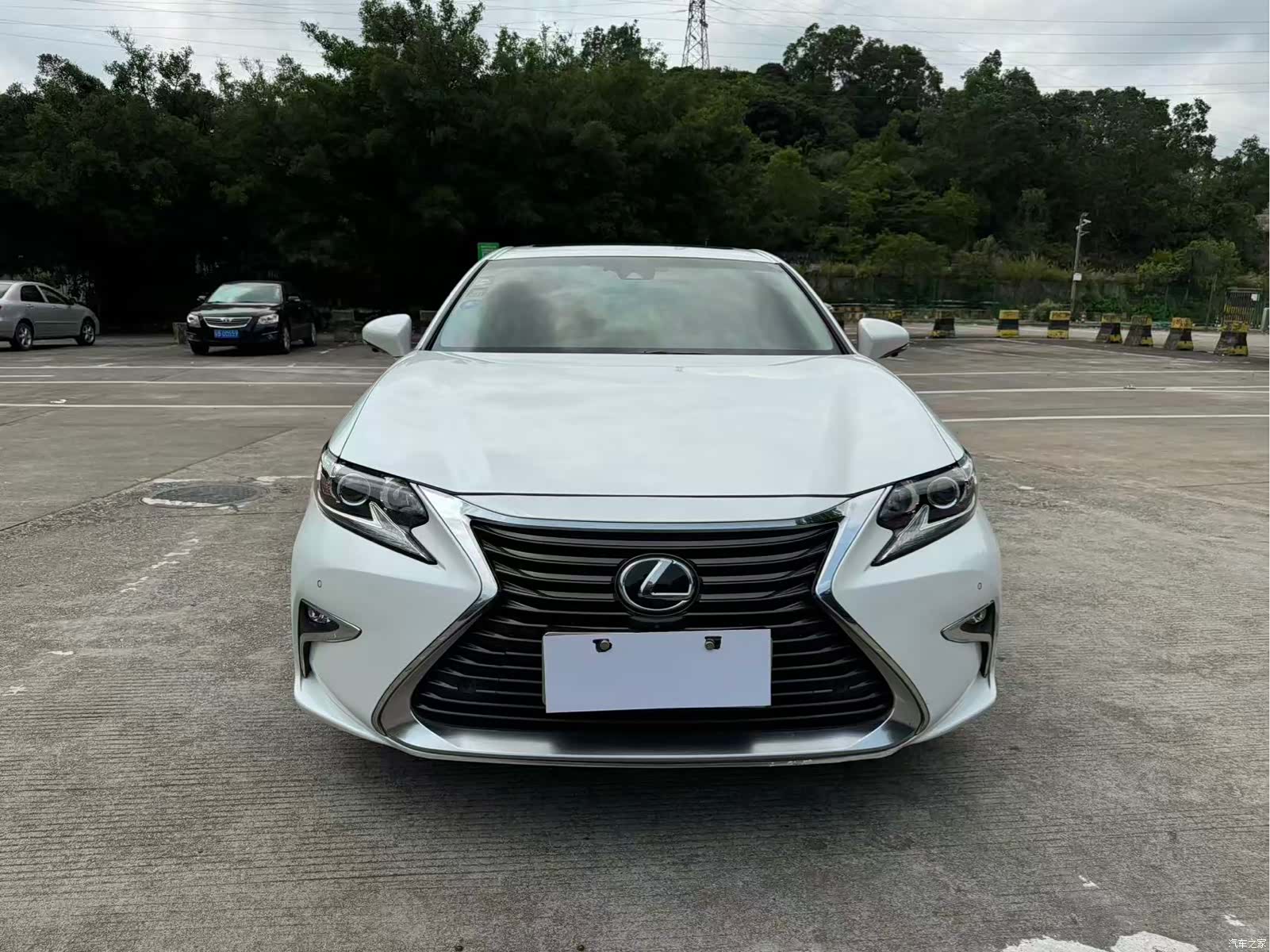 Lexus ES, 2017 1