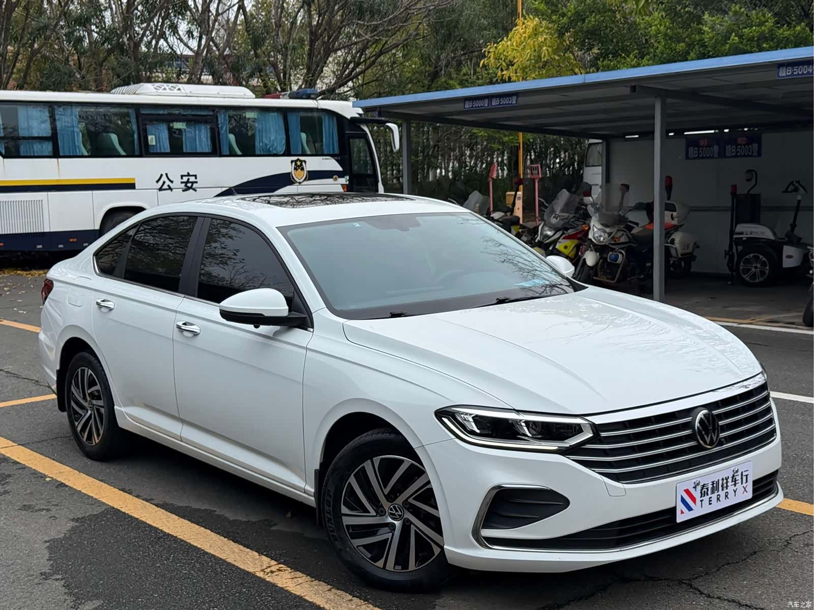 Volkswagen Lavida, 2022 3