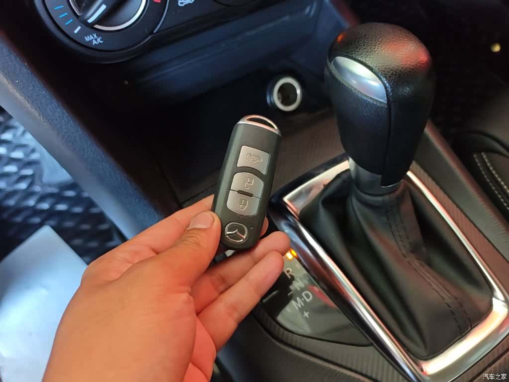 Mazda Mazda3, 2016 9