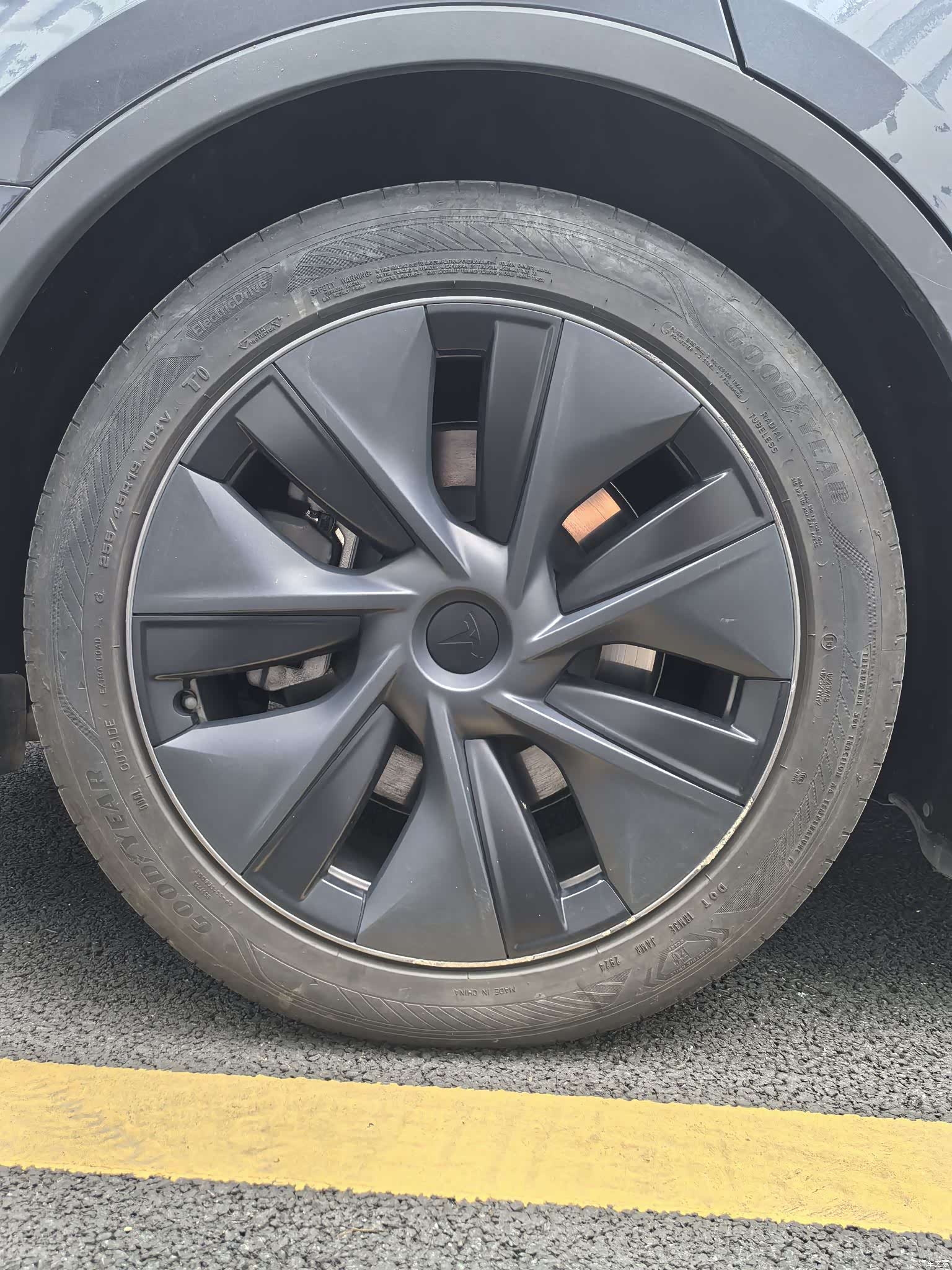 Tesla Model Y, 2024 8