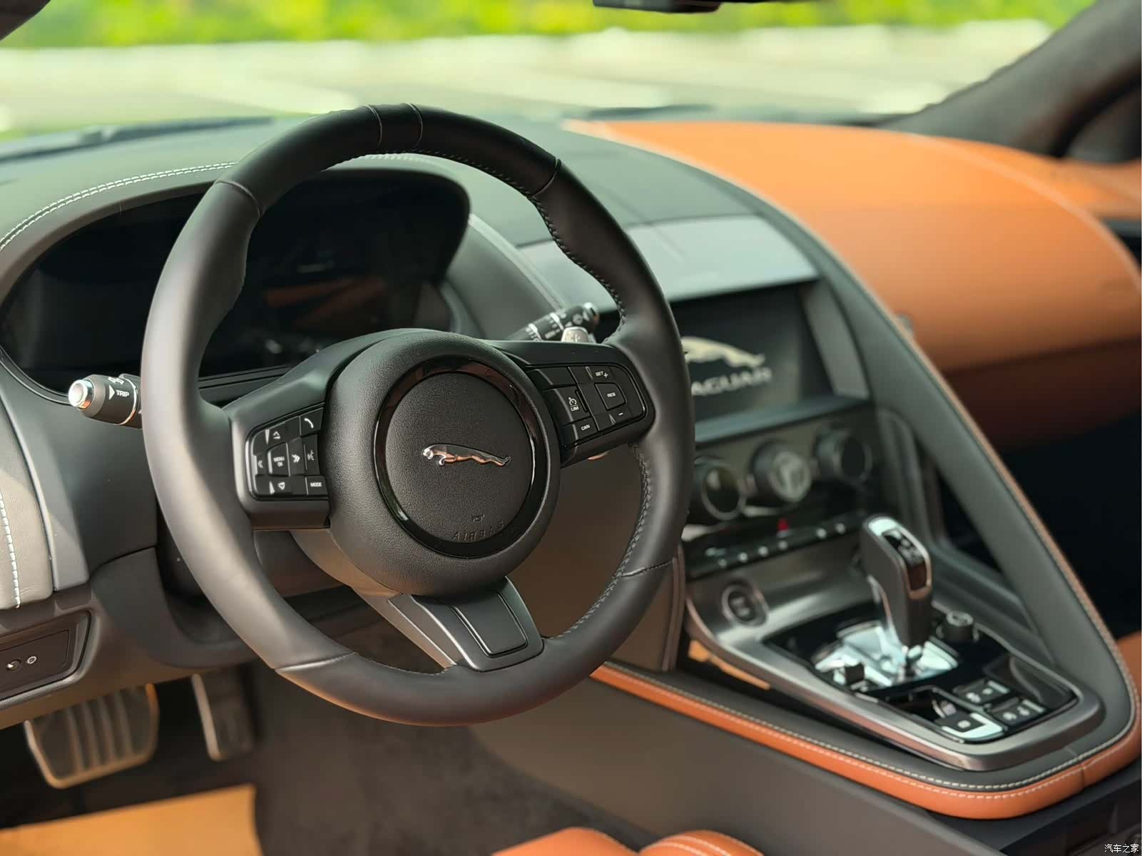 Jaguar F-TYPE, 2024 6