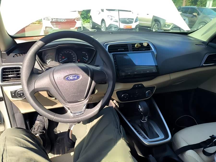 Ford Focus 2018, фото 10